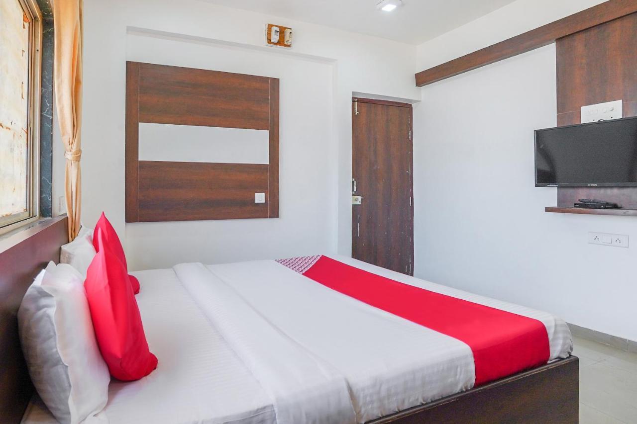 Oyo Flagship 70264 Hotel Vrindavan Mangvadi Esterno foto