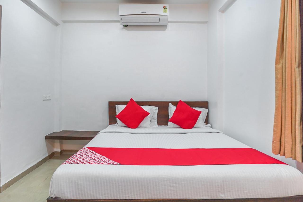 Oyo Flagship 70264 Hotel Vrindavan Mangvadi Esterno foto