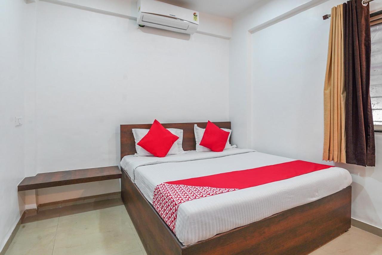 Oyo Flagship 70264 Hotel Vrindavan Mangvadi Esterno foto